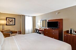 Holiday Inn Oakville Centre by IHG
