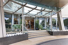 Crowne Plaza London- Gatwick Airport by IHG