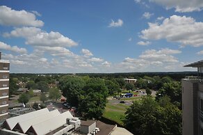 Crowne Plaza London- Gatwick Airport by IHG