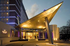 Crowne Plaza London- Gatwick Airport by IHG