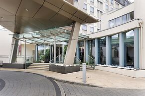 Crowne Plaza London- Gatwick Airport by IHG