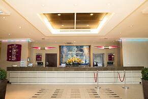 Crowne Plaza London- Gatwick Airport by IHG