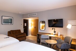 Crowne Plaza London- Gatwick Airport by IHG