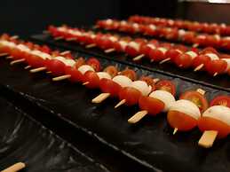 Crowne Plaza London- Gatwick Airport by IHG