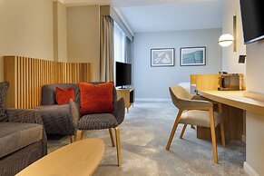 Crowne Plaza London- Gatwick Airport by IHG