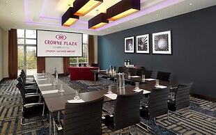 Crowne Plaza London- Gatwick Airport by IHG