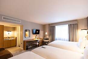 Crowne Plaza London- Gatwick Airport by IHG