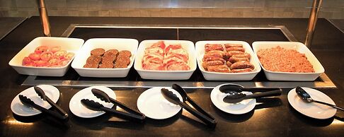 Crowne Plaza London- Gatwick Airport by IHG