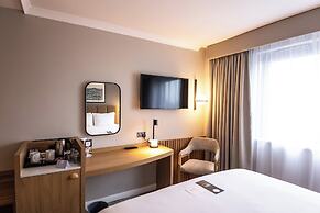 Crowne Plaza London- Gatwick Airport by IHG