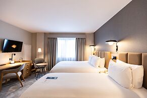 Crowne Plaza London- Gatwick Airport by IHG