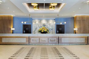 Crowne Plaza London- Gatwick Airport by IHG