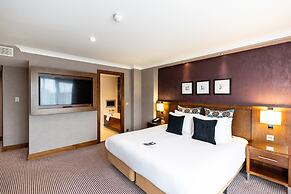 Crowne Plaza London- Gatwick Airport by IHG