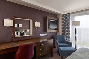 Crowne Plaza London- Gatwick Airport by IHG
