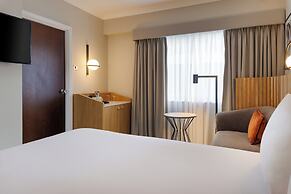 Crowne Plaza London- Gatwick Airport by IHG