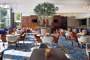 Crowne Plaza London- Gatwick Airport by IHG