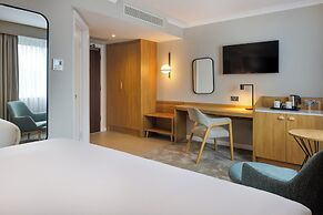 Crowne Plaza London- Gatwick Airport by IHG