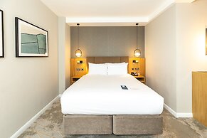 Crowne Plaza London- Gatwick Airport by IHG