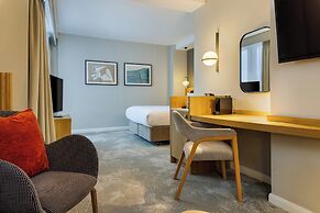 Crowne Plaza London- Gatwick Airport by IHG
