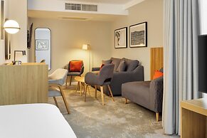 Crowne Plaza London- Gatwick Airport by IHG