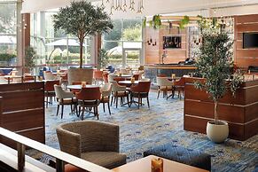 Crowne Plaza London- Gatwick Airport by IHG