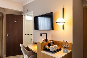 Crowne Plaza London- Gatwick Airport by IHG
