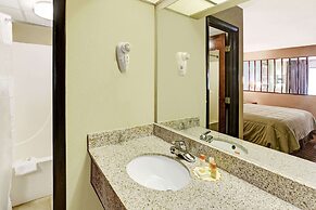 Days Inn by Wyndham Conover-Hickory