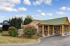 Days Inn by Wyndham Conover-Hickory