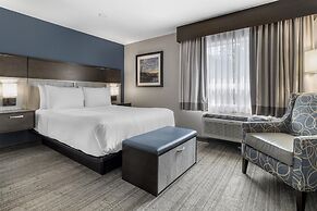 Best Western Plus Chocolate Lake Hotel