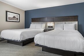 Best Western Plus Chocolate Lake Hotel