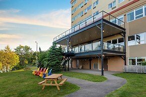 Best Western Plus Chocolate Lake Hotel