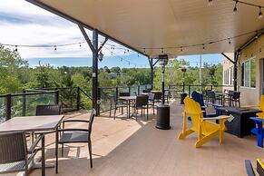 Best Western Plus Chocolate Lake Hotel