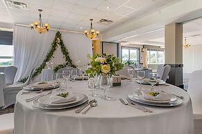 Best Western Plus Chocolate Lake Hotel