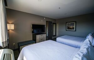 Best Western Plus Chocolate Lake Hotel