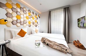 Three Corners Hotel Art