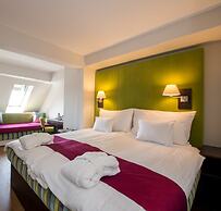 Three Corners Hotel Art