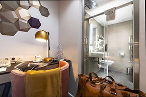 Three Corners Hotel Art