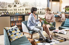 Three Corners Hotel Art