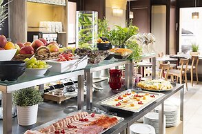 Three Corners Hotel Art