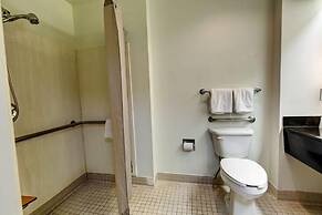 Executive Inn & Suites