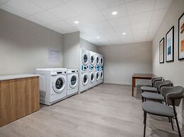 Staybridge Suites Chicago O'Hare - Rosemont by IHG