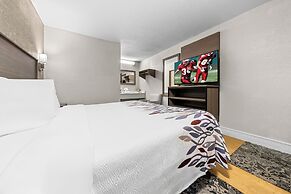 Red Roof Inn Tampa Fairgrounds – Casino