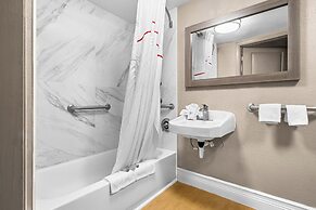 Red Roof Inn Tampa Fairgrounds – Casino