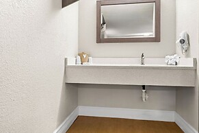 Red Roof Inn Tampa Fairgrounds – Casino