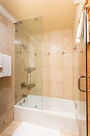 Pacific Terrace Hotel