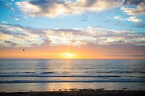 Pacific Terrace Hotel