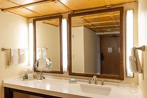 Pacific Terrace Hotel