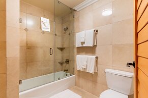 Pacific Terrace Hotel