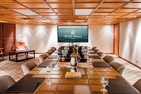 Pacific Terrace Hotel