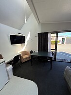 Sundowner Motel