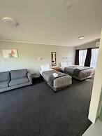 Sundowner Motel